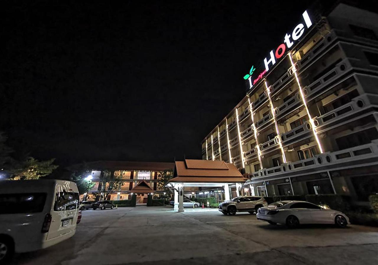 I Boutique Hotel Pluak Daeng Екстер'єр фото